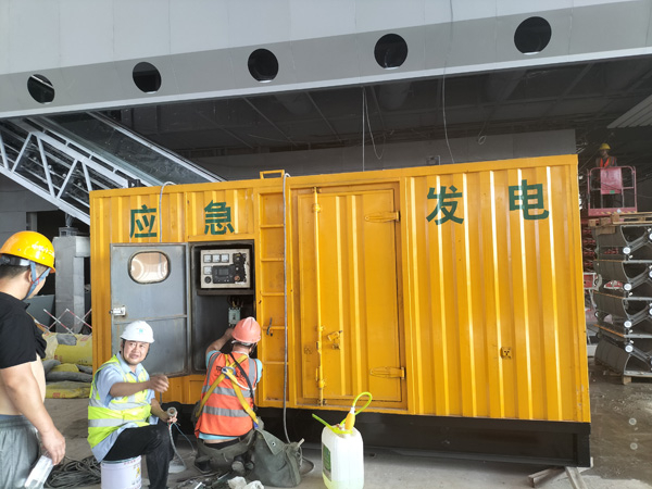 陆丰怎样判断空气滤清器是否需要更换？